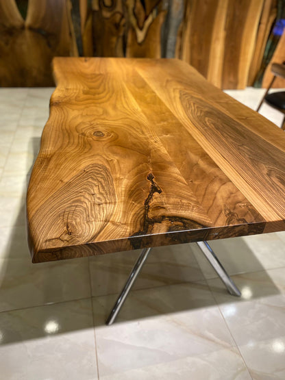 Walnut Table Btc 1163