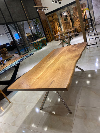 Walnut Table Btc 1163