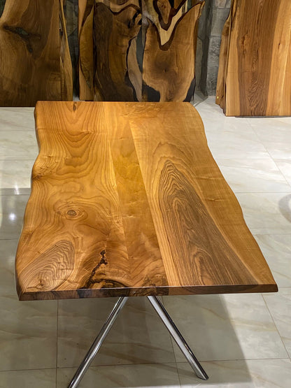 Walnut Table Btc 1163