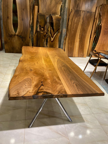 Walnut Table Btc 1163