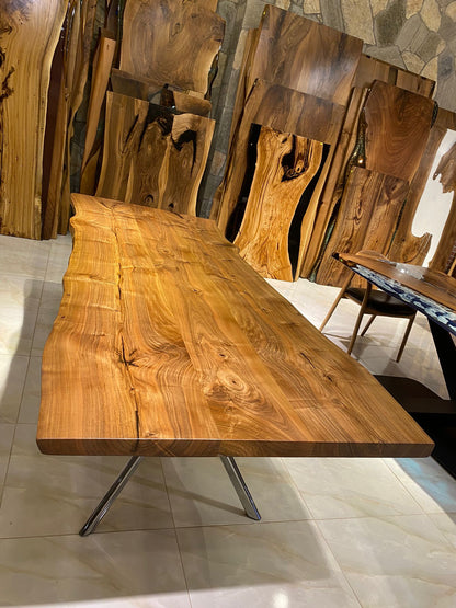 Walnut Table Btc 1166