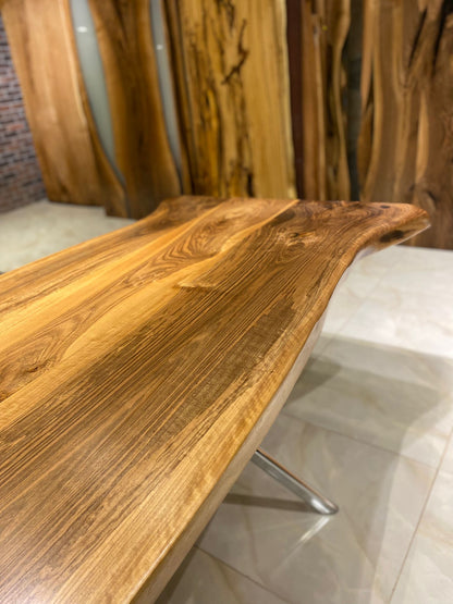 Walnut Table Btc 1166