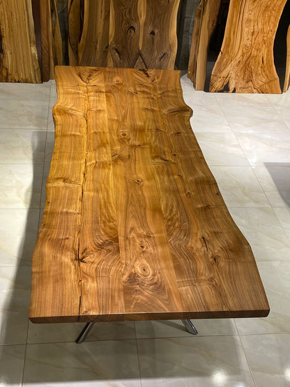 Walnut Table Btc 1166