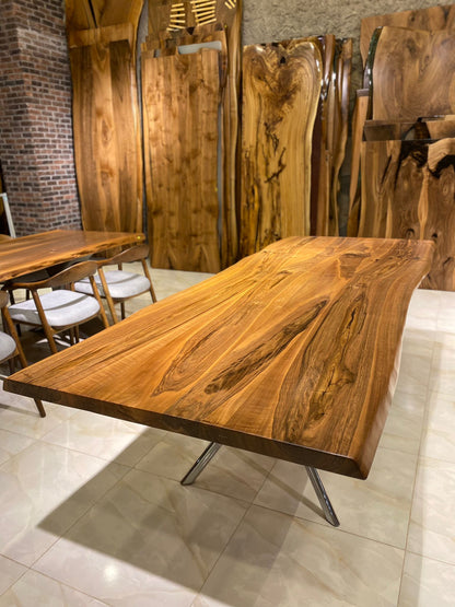 Walnut Table Btc 1167