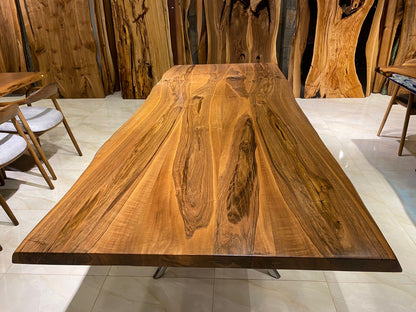 Walnut Table Btc 1167