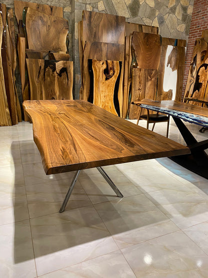 Walnut Table Btc 1167