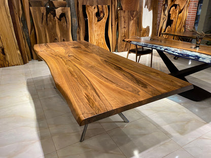 Walnut Table Btc 1167