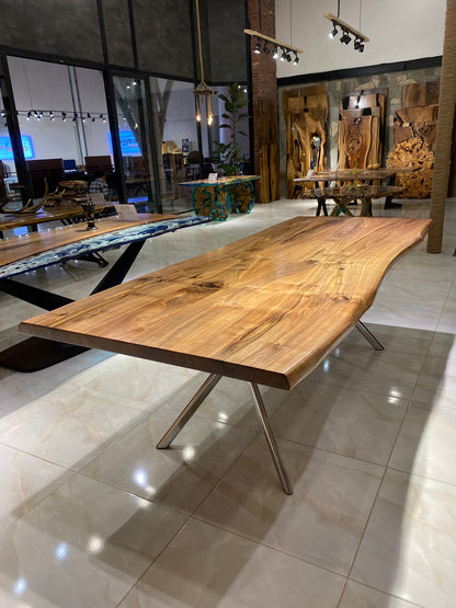 Walnut Table Btc 1167