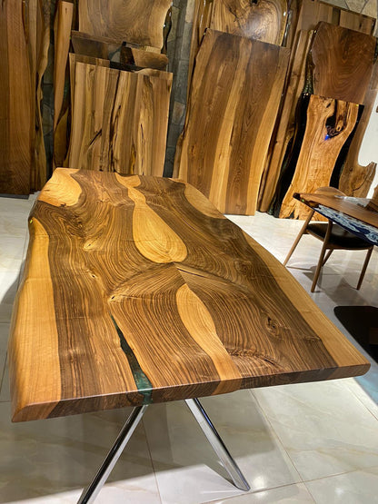 Walnut Table Btc 1168