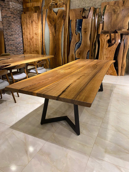 Walnut Table Btc 1171