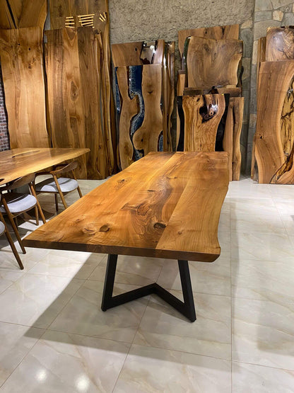 Walnut Table Btc 1172