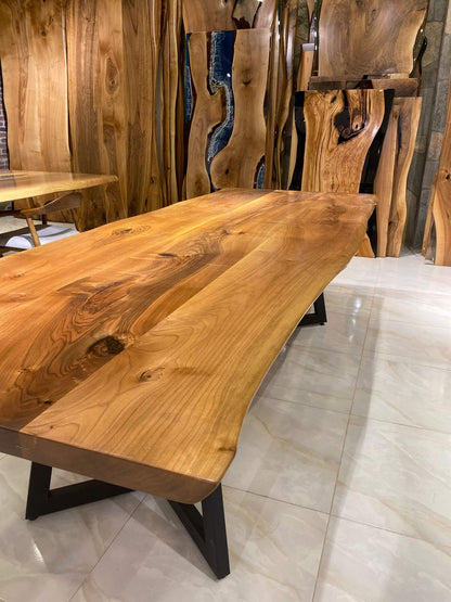 Walnut Table Btc 1172