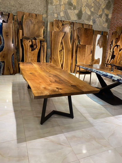 Walnut Table Btc 1172