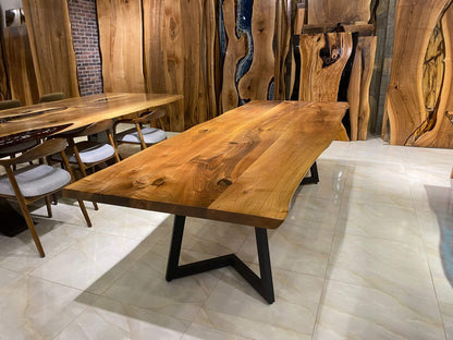 Walnut Table Btc 1172