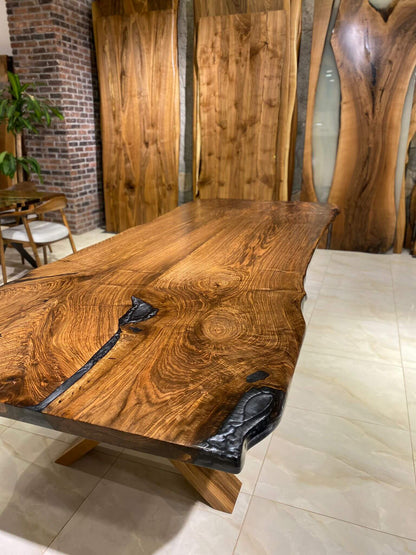 Walnut Table Btc 1173