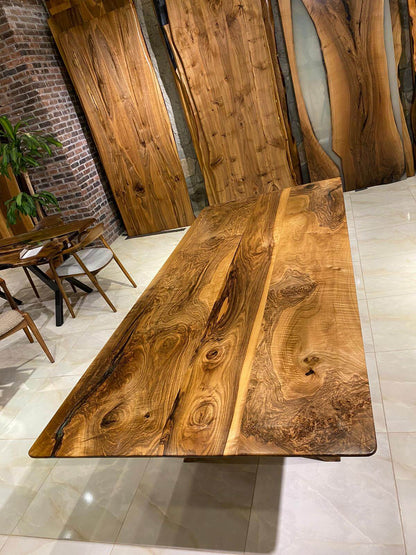 Walnut Table Btc 1174