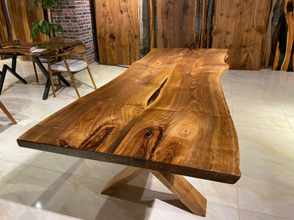 Walnut Table Btc 1175