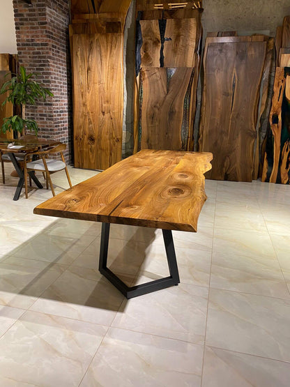 Walnut Table Btc 1176