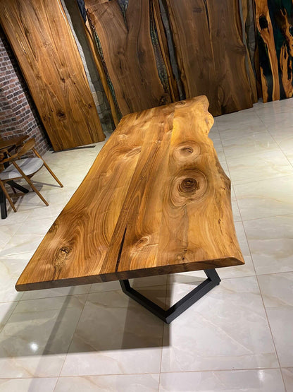 Walnut Table Btc 1176