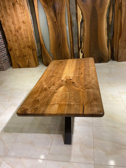 Walnut Table Btc 1177