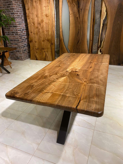 Walnut Table Btc 1177