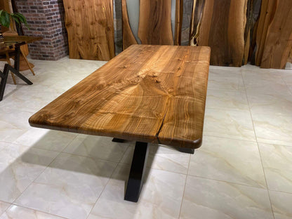 Walnut Table Btc 1177