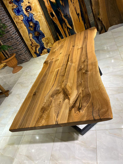 Walnut Table Btc 1181