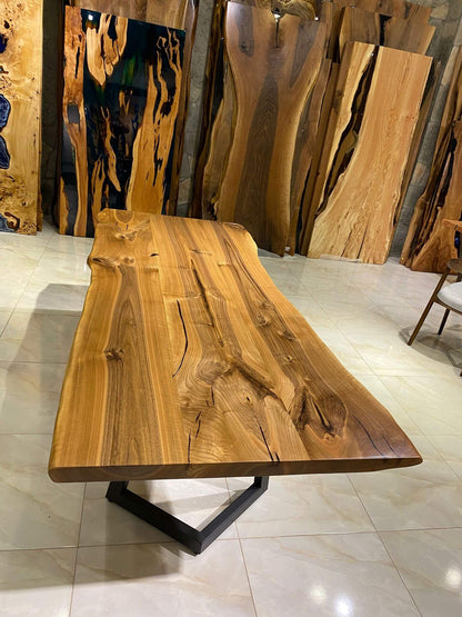 Walnut Table Btc 1181