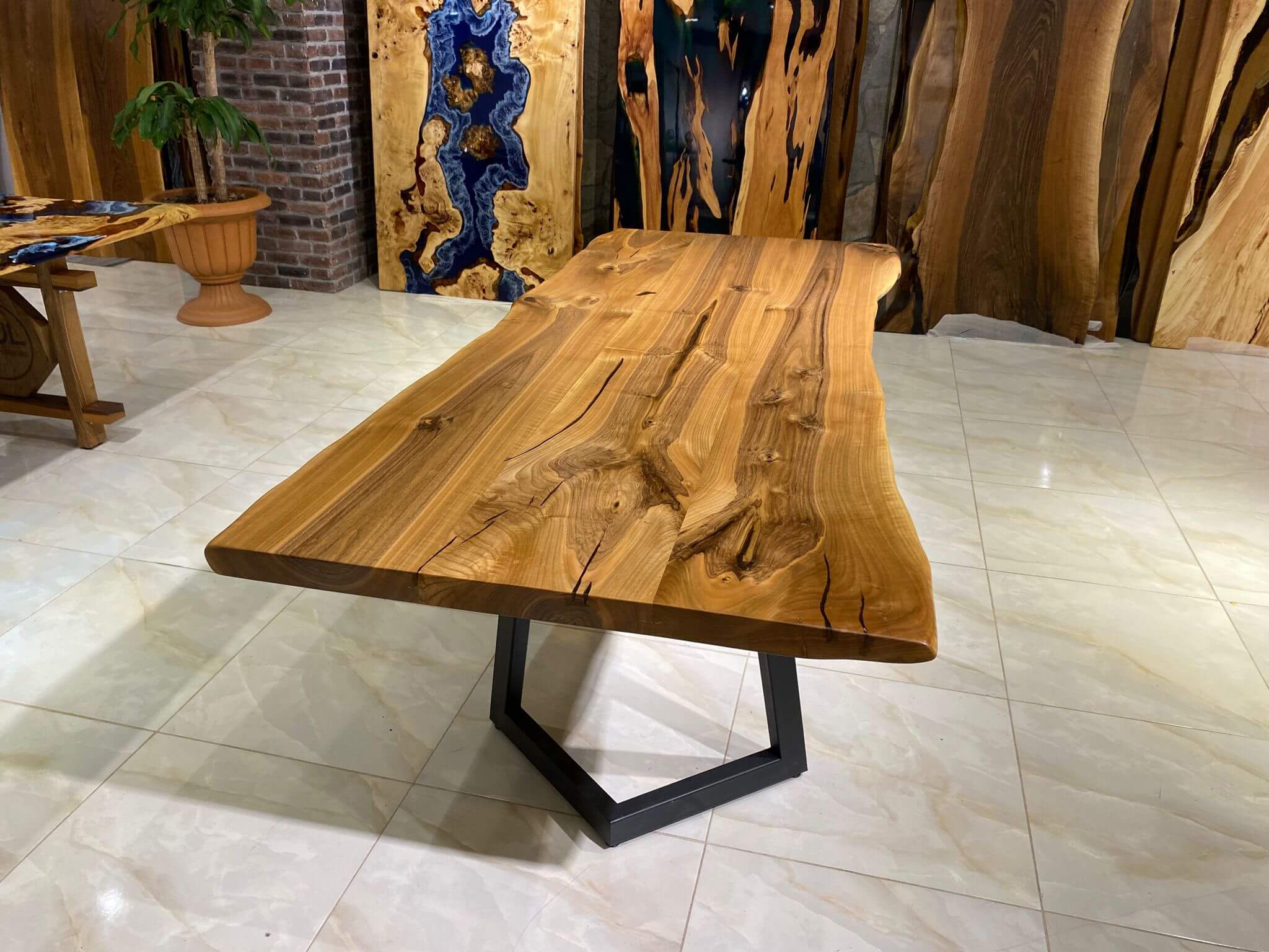 Walnut Wood Dining Tables – Gul Natural