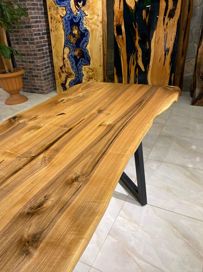 Walnut Table Btc 1181