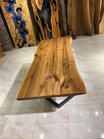 Walnut Table Btc 1181