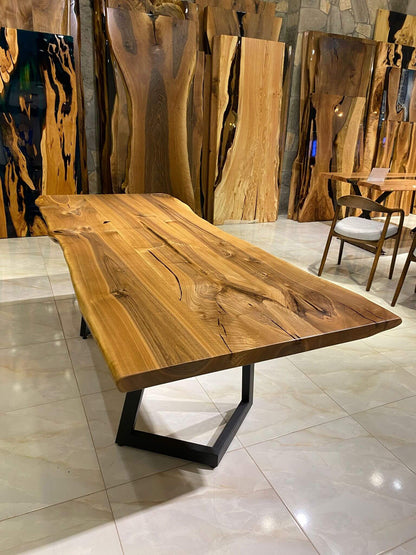 Walnut Table Btc 1181