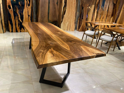 Walnut Table Btc 1182