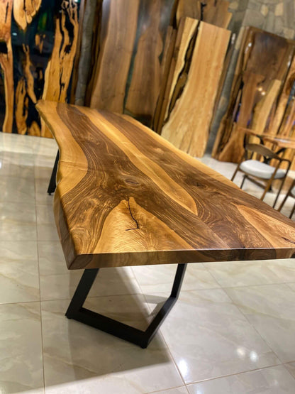 Walnut Table Btc 1182