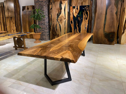 Walnut Table Btc 1182