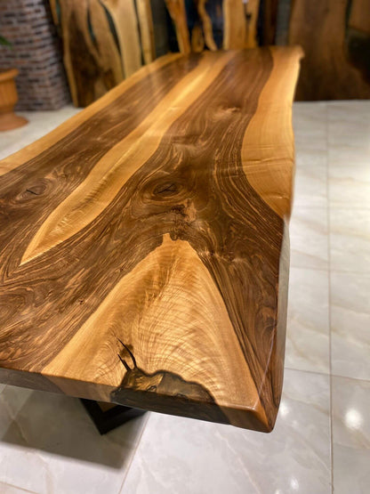 Walnut Table Btc 1182