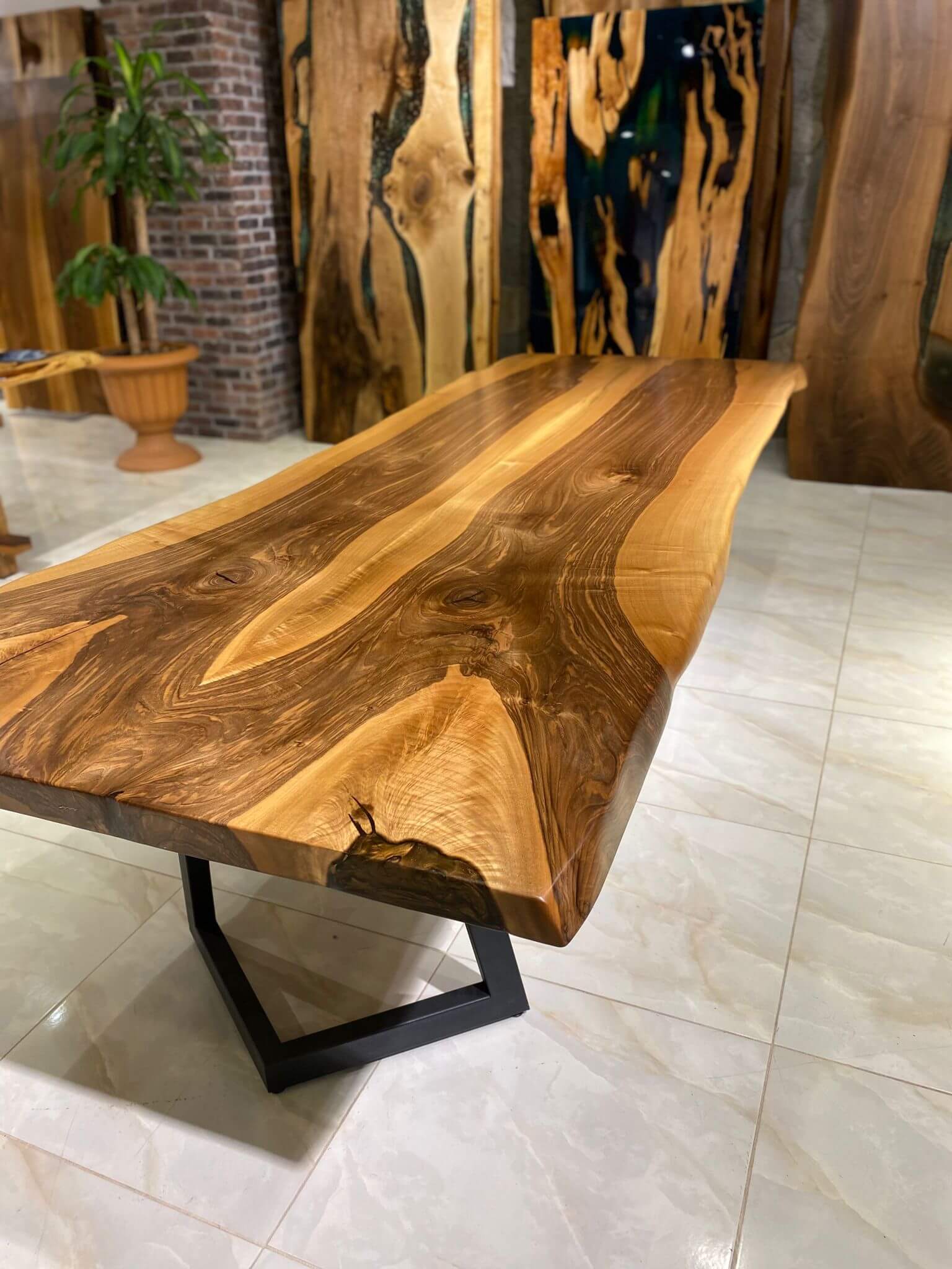 Walnut Table Btc 1182 – Gul Natural