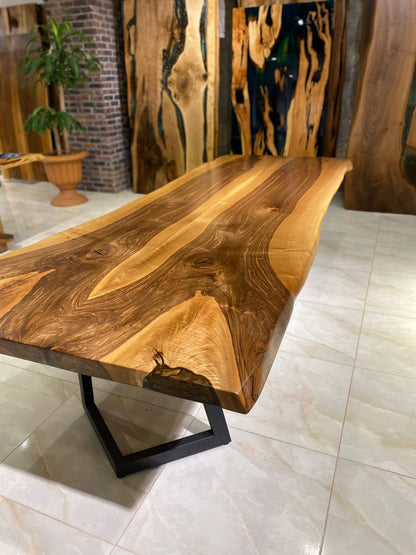 Walnut Table Btc 1182