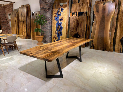 Walnut Table Btc 1184