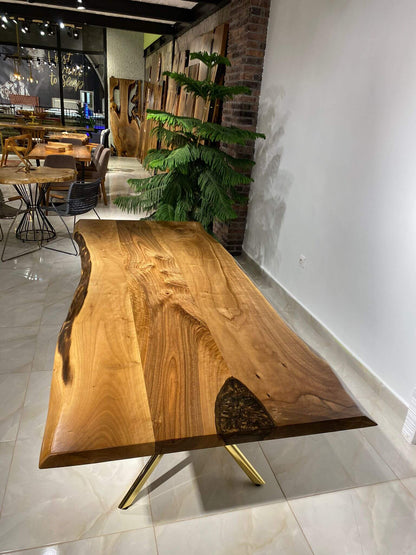 Walnut Table Btc 872