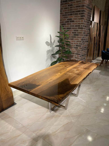 Walnut Table Btc 952