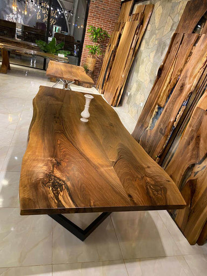 Walnut Table Btc 989