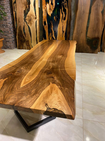 Walnut Table Btc 1182