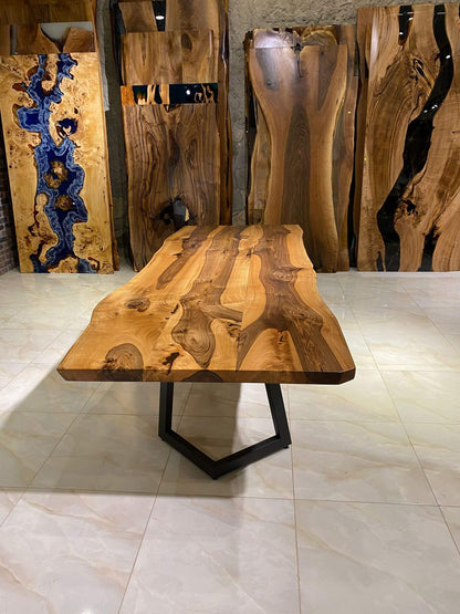 Walnut Table Btc 1184