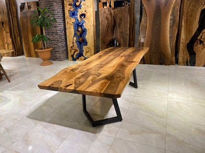 Walnut Table Btc 1184