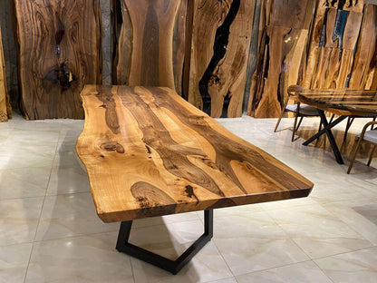 Walnut Table Btc 1184