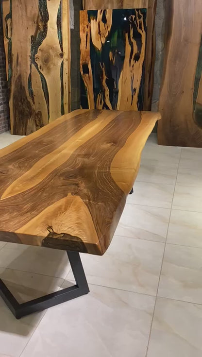 Walnut Table Btc 1182