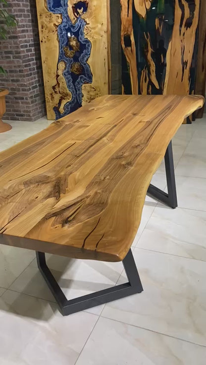 Walnut Table Btc 1181