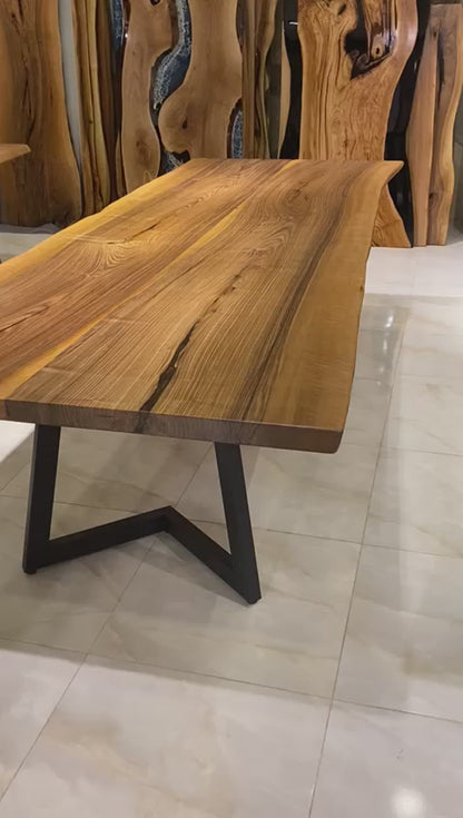 Walnut Table Btc 1171