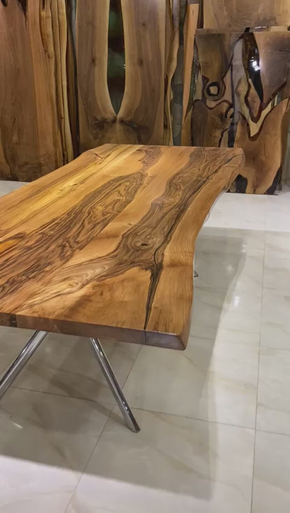 Walnut Table Btc 1161